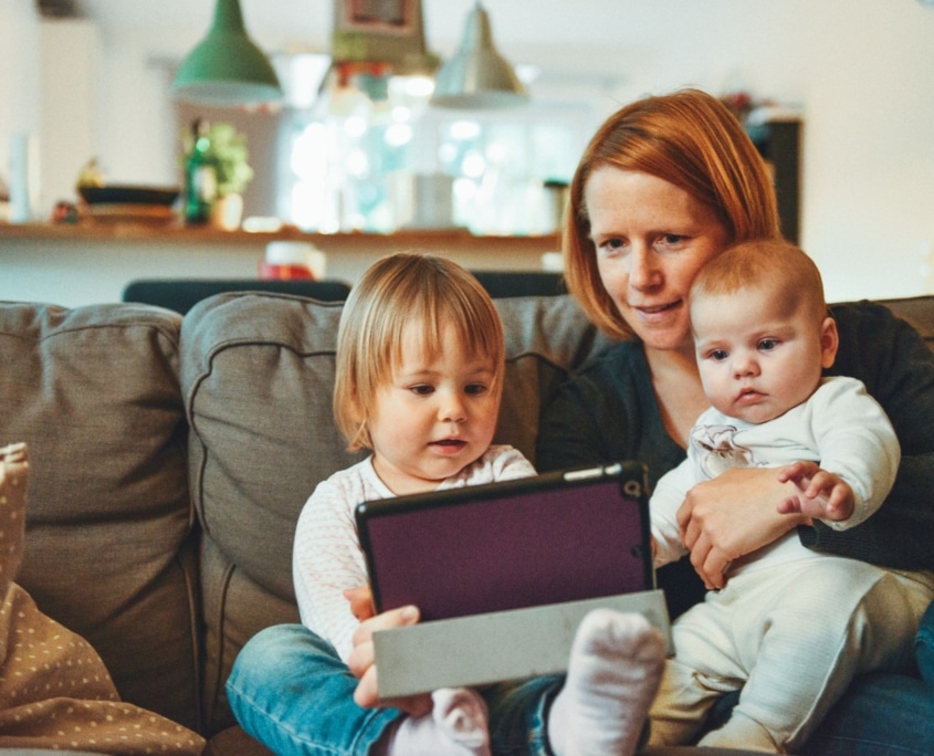 Slachtoffer huiselijk geweld Maureen begint nieuw leven na haar leven in de vrouwenopvang.