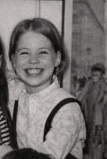 Myra zat in het eerste Blijf-huis